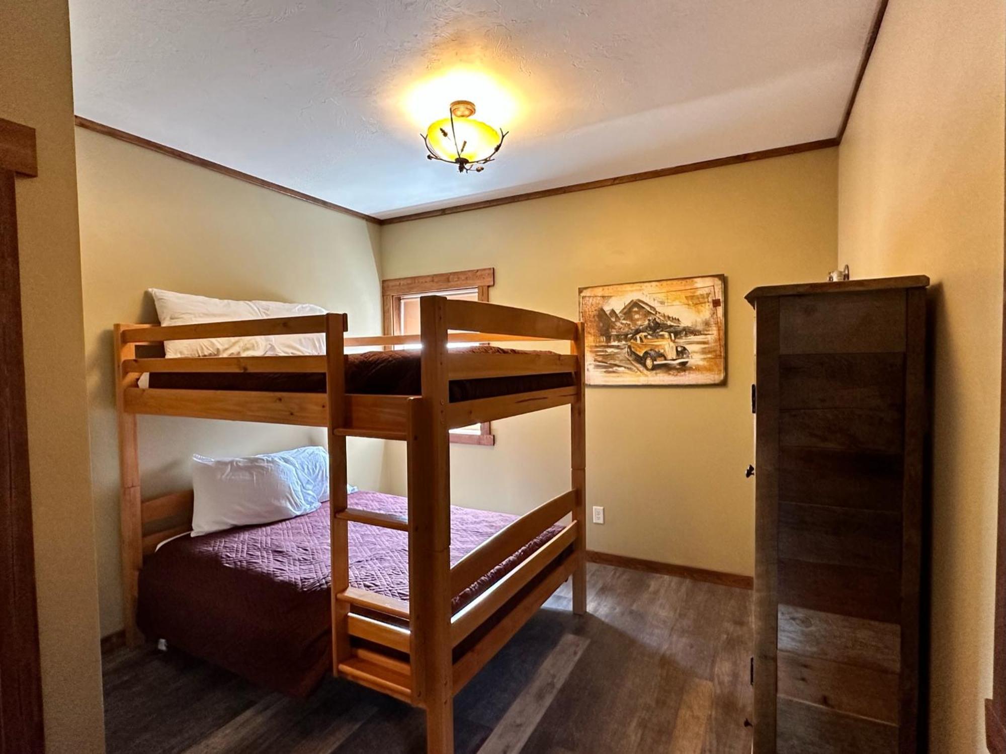 Yellowstone Cabins And Rv West Yellowstone Bagian luar foto